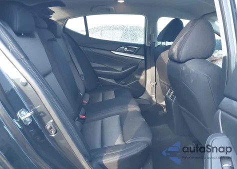 2017 Nissan Maxima 3.5 S z USA, uszkodzony, nr VIN 1N4AA6AP7HC401139